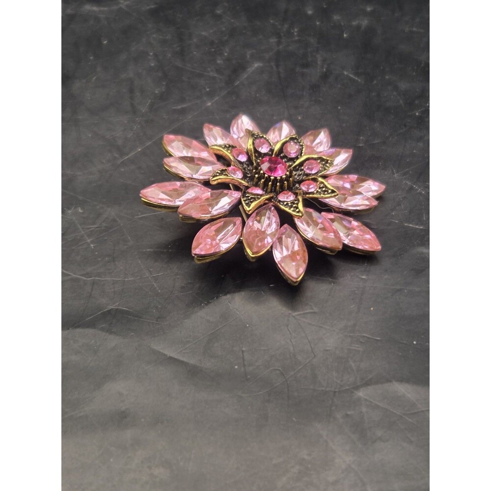 Vintage Chrysanthemum Brooch Pink - Picture 5 of 12